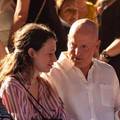 Pogledajte kako Zrinka Cvite&scaron;i&cacute;, Goran Vi&scaron;nji&cacute; i Woody Harrelson pjevaju Oliverove pjesme...