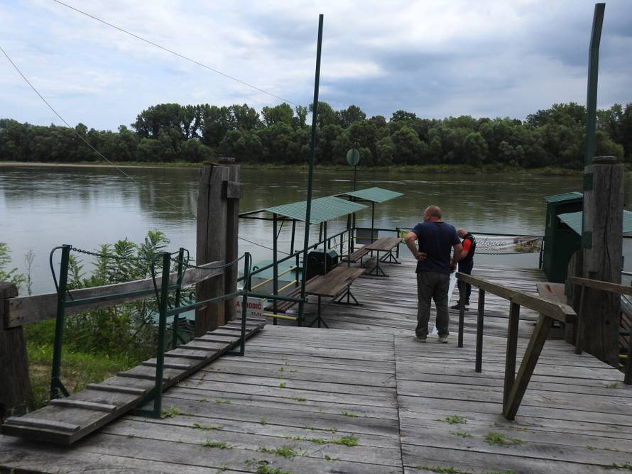 Obitelj ne gubi nadu: Muškarca nestalog u Dravi traže i dronom