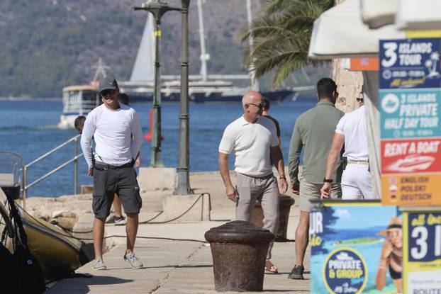 EKSKLUZIVNO Trogir: Nakon četverodnevnog krstarenja Jadranom Jeff Bezos i Lauren Sanchez napustili Hrvatsku