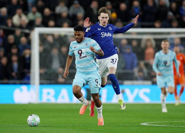 Premier League - Everton v Burnley
