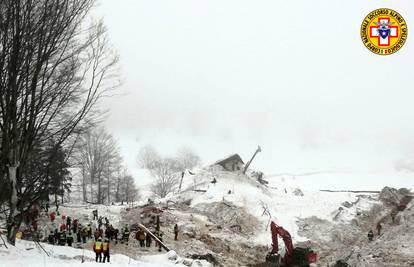 Spasioci su izvukli sva tijela: U lavini u Italiji poginulo 29 ljudi