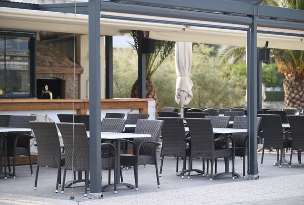 Plaža u Okrugu Gornjem prije samo nekoliko dana bila je puna turista