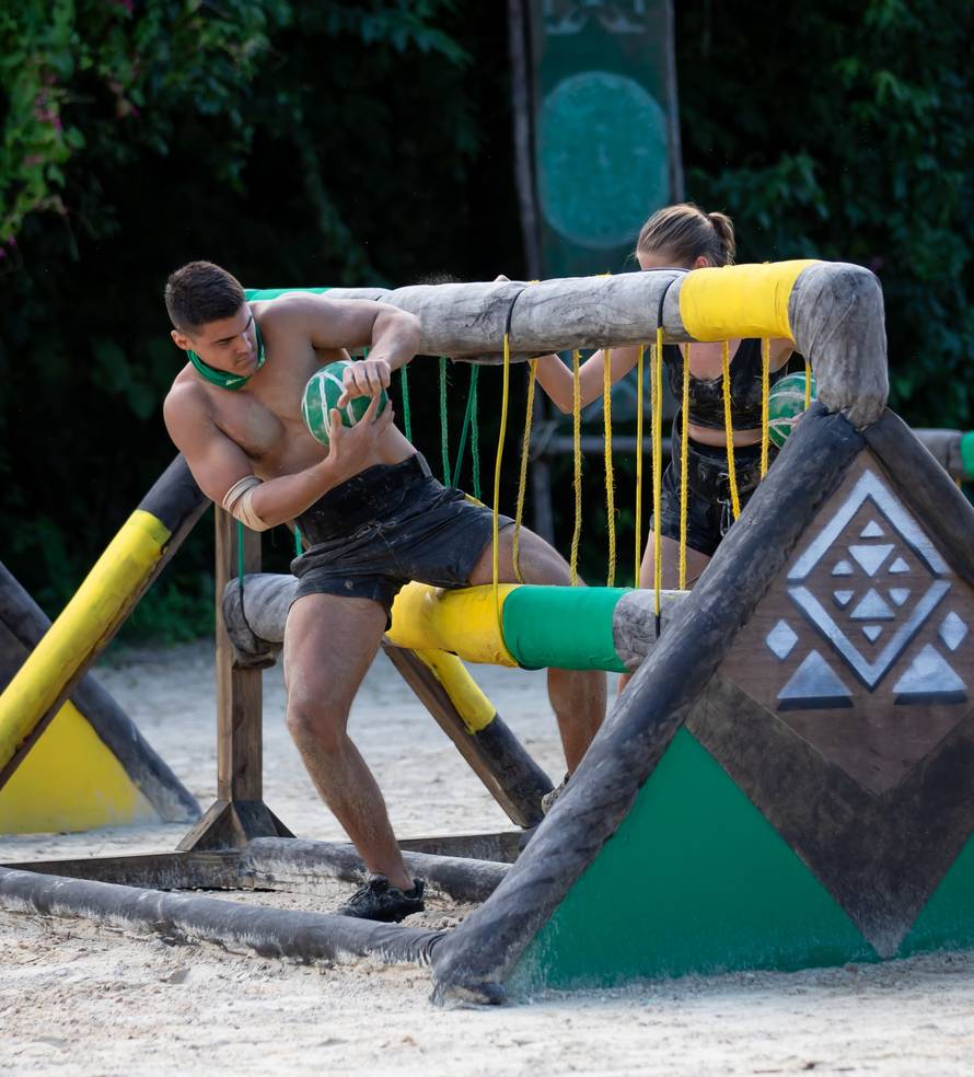 Zeleni uzvratili udarac i osvojili  su namirnice u 'Survivoru'...