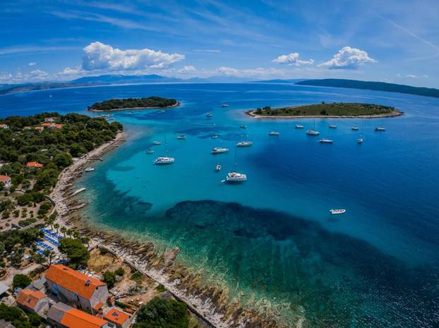 Fotografije iz zraka uvale Krknjaši na Drveniku Velom