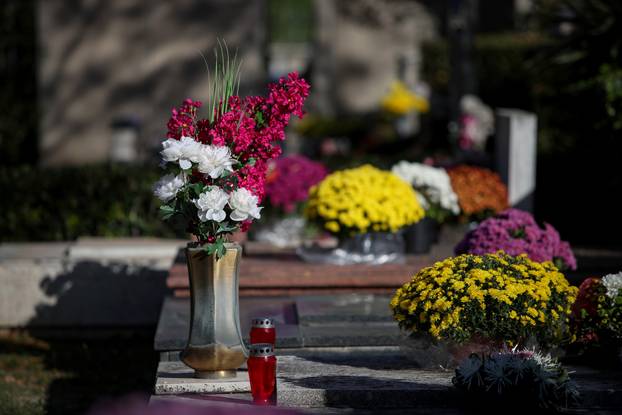 Zadar: Blagdan Svih svetih na Gradskom groblju