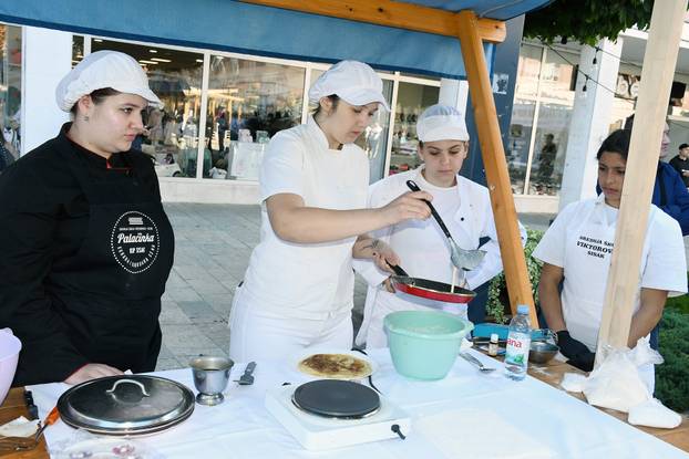 Sisak: Učenici se natjecali u pripremi palačinki i izradi koktela na 5. Palačinka kupu