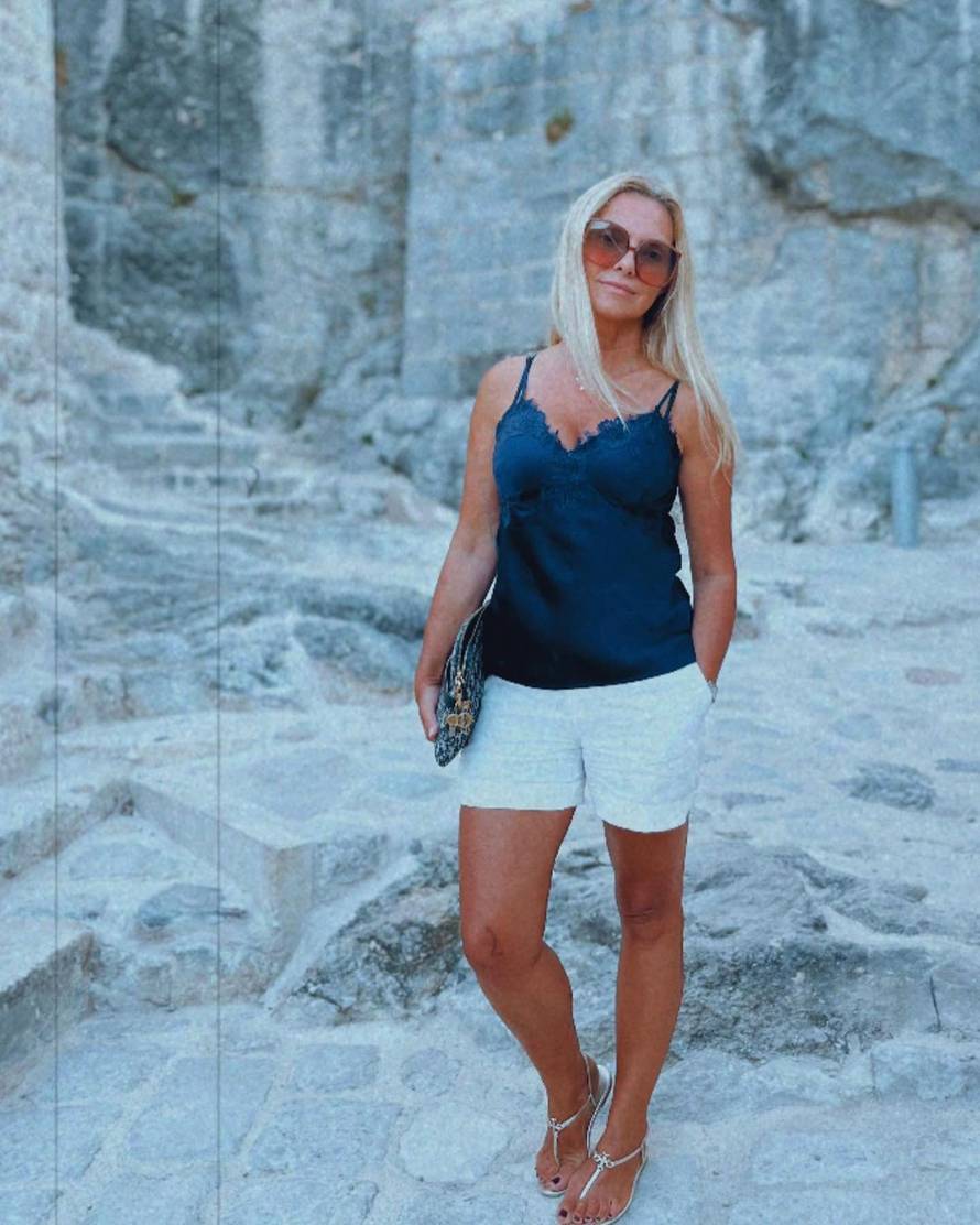 I uz torbicu od 9000 kuna svi su gledali u bujni dekolte Vlatke Pokos: 'Sinjski su to geni...'