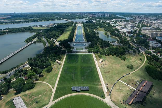Renovations on the Lincoln Memorial Reflecting Pool