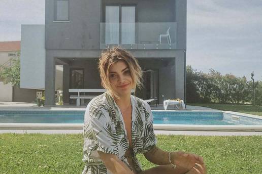 Ella Dvornik je u blokadi: Evo koliko je zaradila prošle godine