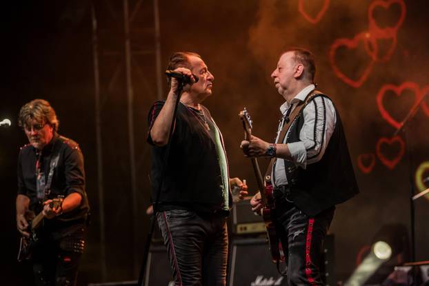 Split: Koncert Prljavog Kazališta na Splitskoj Rivi povodom Dana Domovinske Zahvalnosti