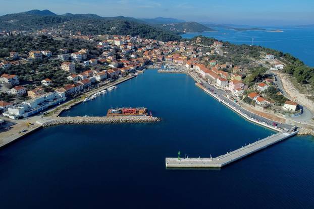 Luka Sali dobila je novi lukobran, veću obalu i dublji gaz. Pogledajte kako izgleda iz zraka