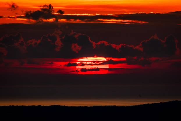 Pogled na zalazak sunca i Split