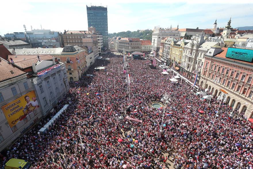 Sati vožnje i pola milijuna ljudi: Prisjetite se 'beskrajnoga dana'