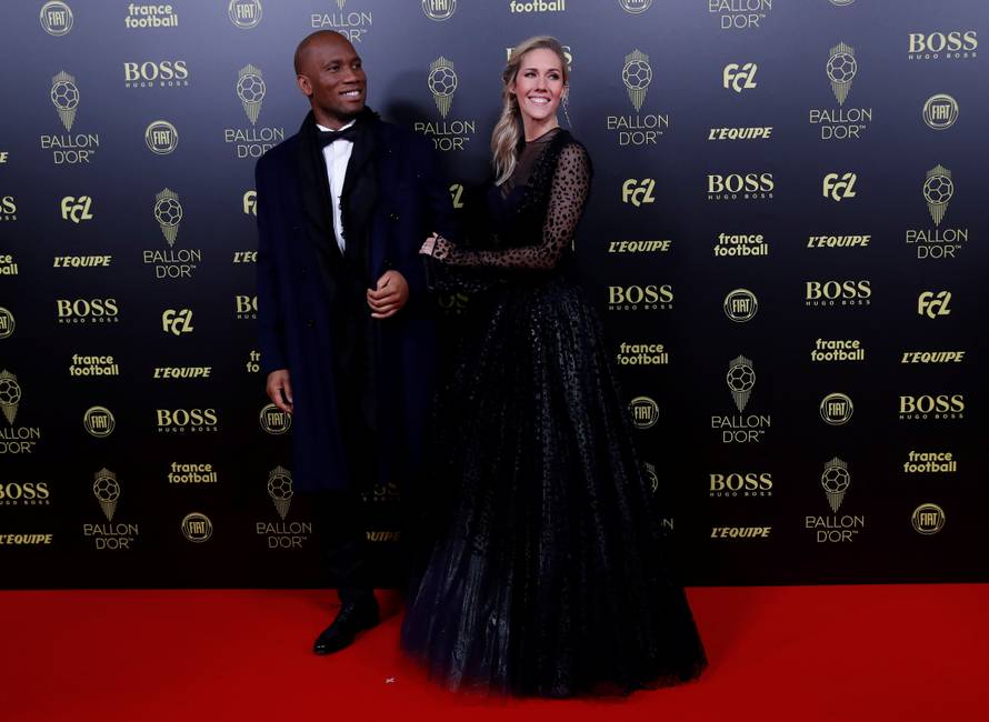 De Jongova djevojka opet gura Dior, Alisson je poveo liječnicu