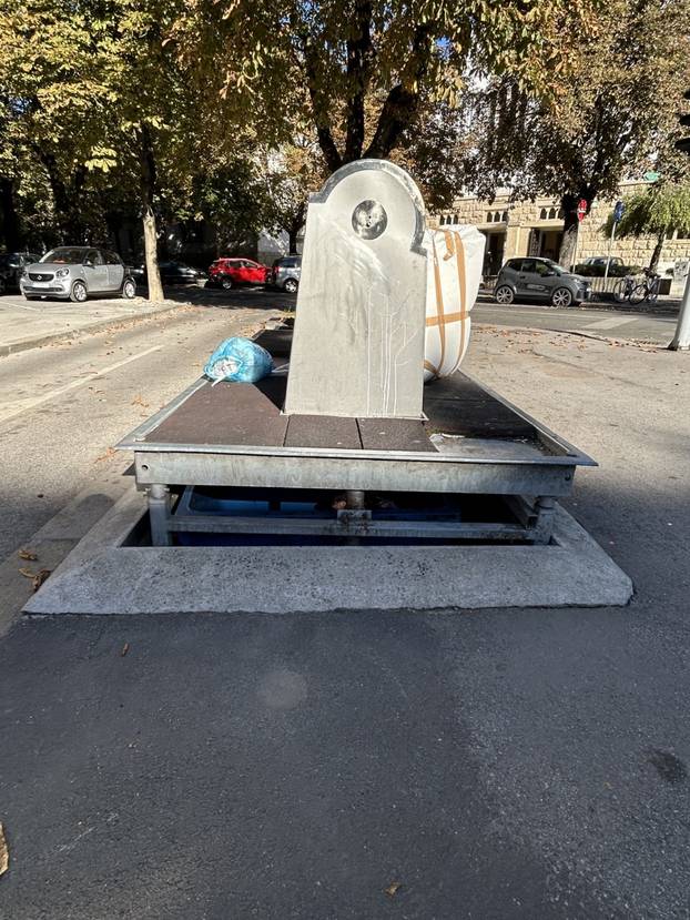 FOTO Podzemni spremnici u Zagrebu postali 'nadzemni': 'Ovo više nema smisla...'