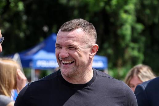 Cro Cop nije pre&scaron;utio prozivke! Kriti&ccaron;aru je odgovorio u svom stilu: Za to treba&scaron; imati m*da
