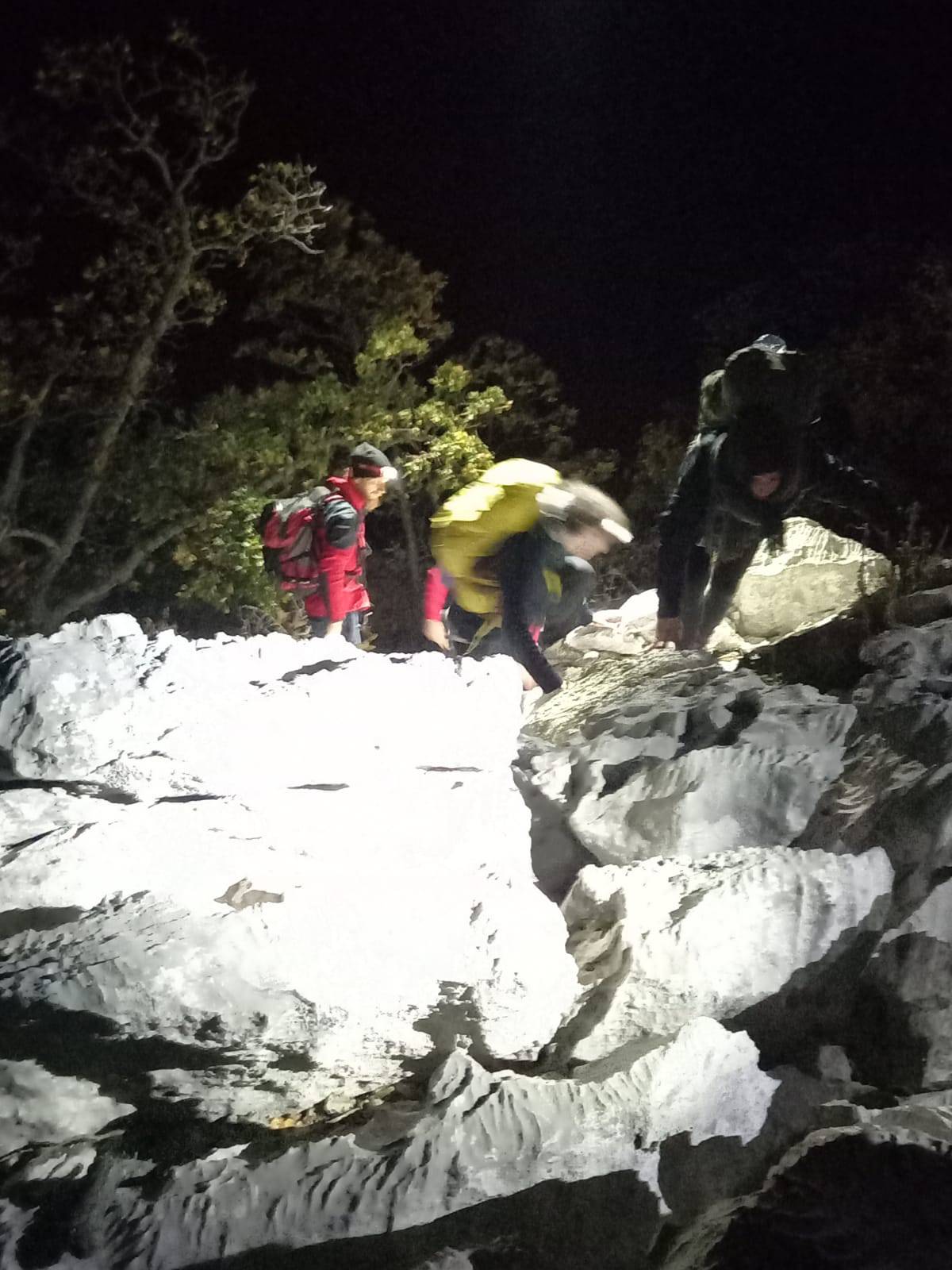 HGSS spasio belgijski par koji se izgubio na Velebitu: Skrenuli su sa planinarske staze i zaglavili