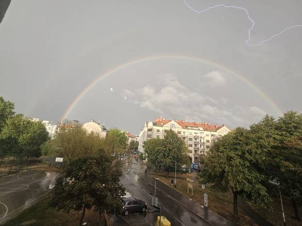 FOTO Poslije kiše, dolazi duga. Ili dvije? Pogledajte ove prizore