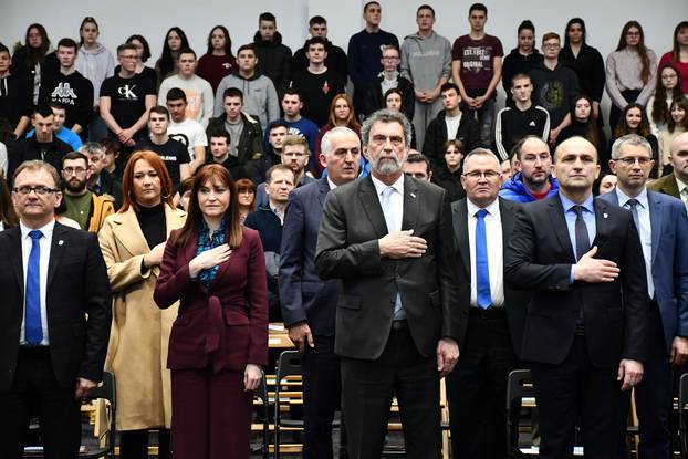Ministar Radovan Fuchs na svečanom otvorenju nove zgrade srednje škole “Donji Miholjac”