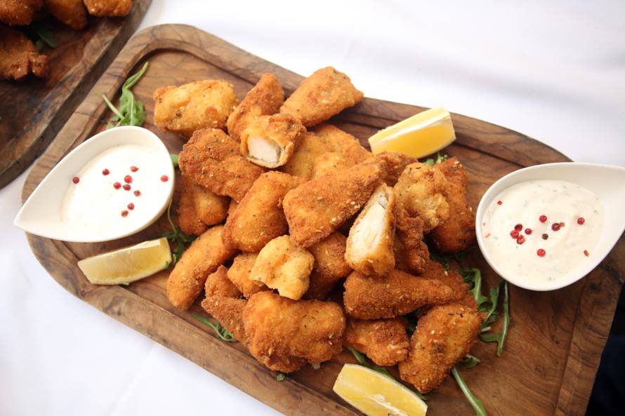 Split: U sklopu Gastro adventa Å¾upan i novinari upalili prvu adventsku svijeÄu