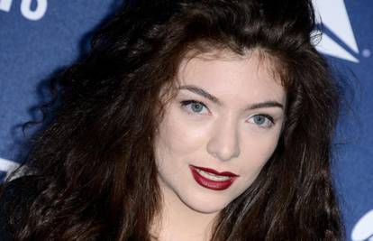 Pjevačica hrvatskih korijena Lorde dobila je dva Grammyja