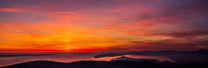 Pogled sa Zvjezdanog sela Mosor na prekrasan zalazak sunca