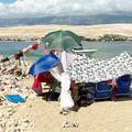 Instalacija s plaže u Dalmaciji je urnebes: Ma, fali im još ručnika