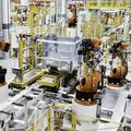 Roboti postaju bitni pomagači radnicima u velikim tvornicama