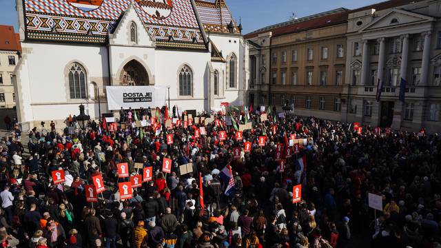 Zagreb: Uskoro kreće prosvjed pod nazivom  "Dosta je"  , počelo okupljanje na Markovom trgu