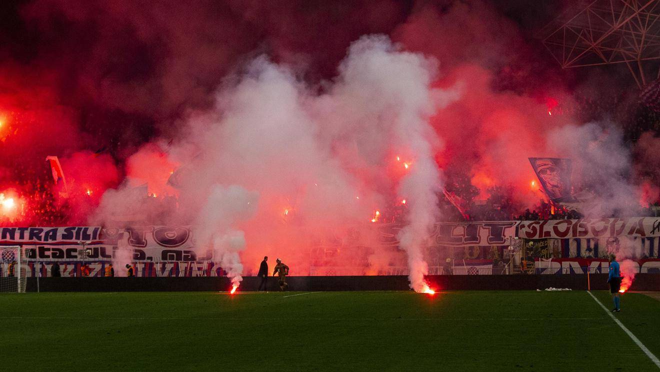 Atmosfera na Poljudu tijekom utakmice između Hajduka i Osijeka