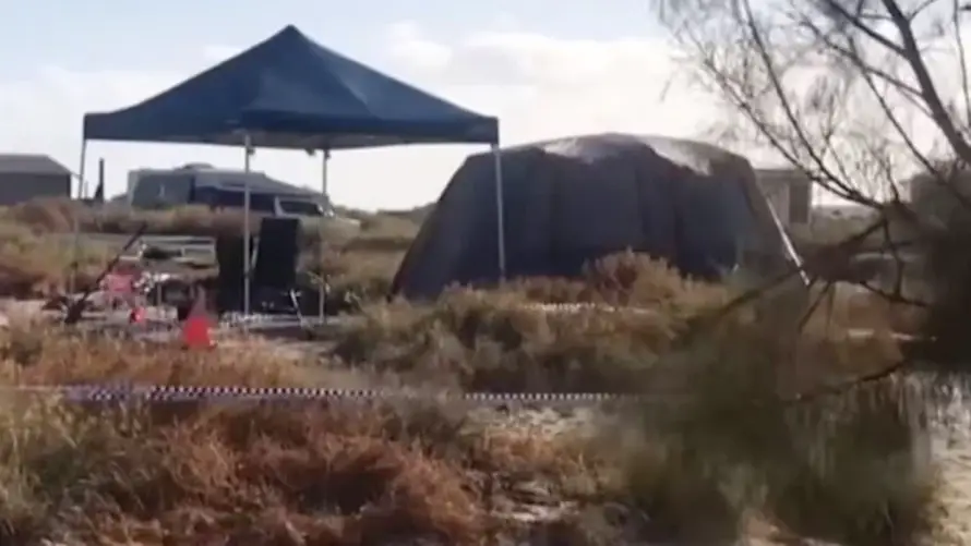 Policija pronašla malenu Cleo (4) zaključanu u kući: Uhitili su muškarca iz grada Carnavorn