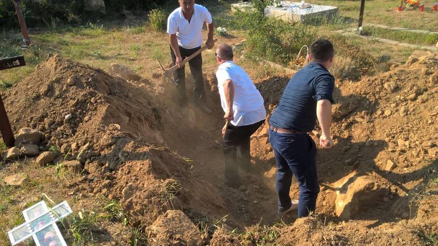 Obitelj morala sama iskapati raku: 'Psa sam bolje ukopao'