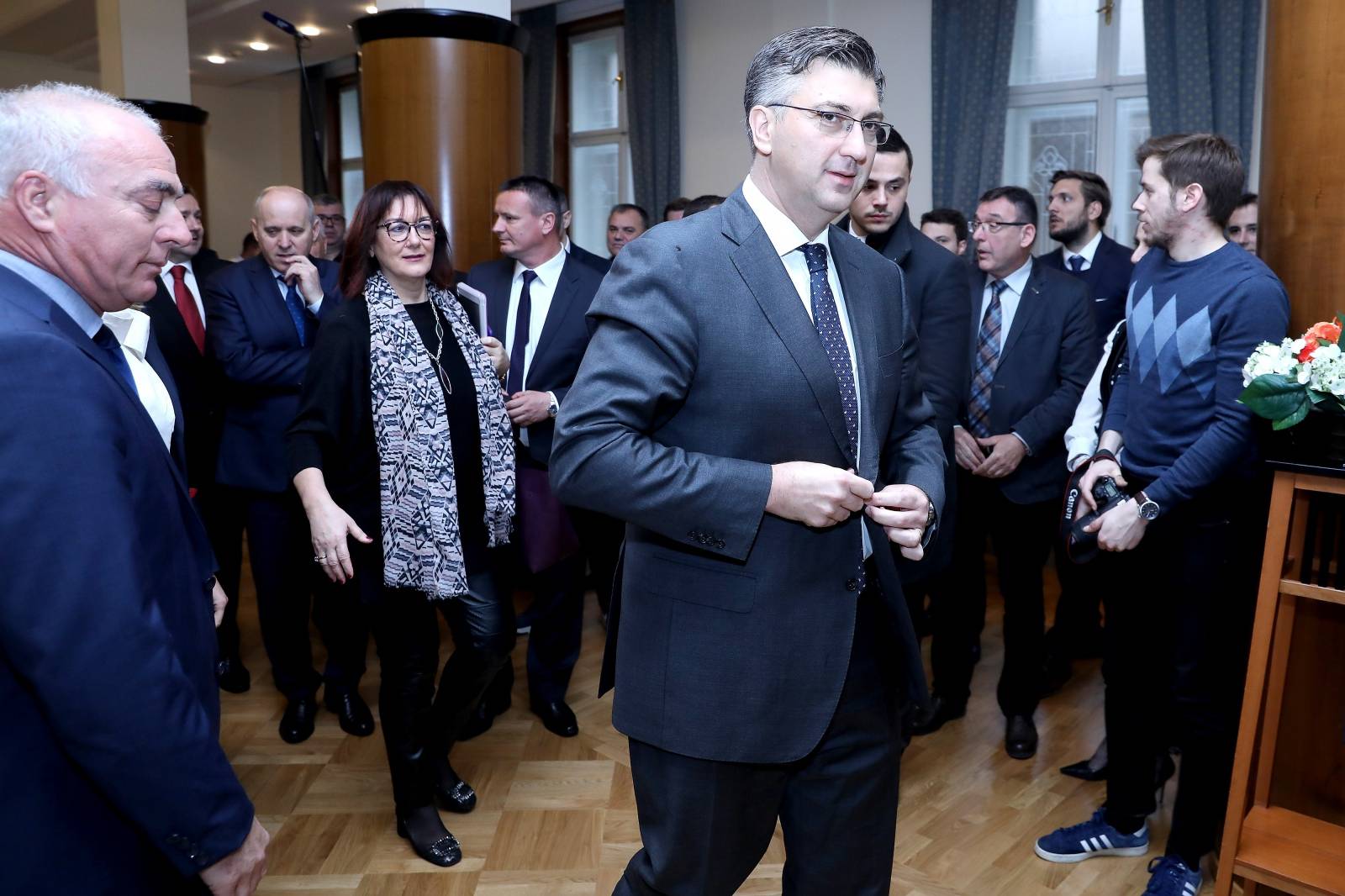 Zagreb: Älanovi HDZ-a predali DIP-u kandidacijske liste za EU parlament