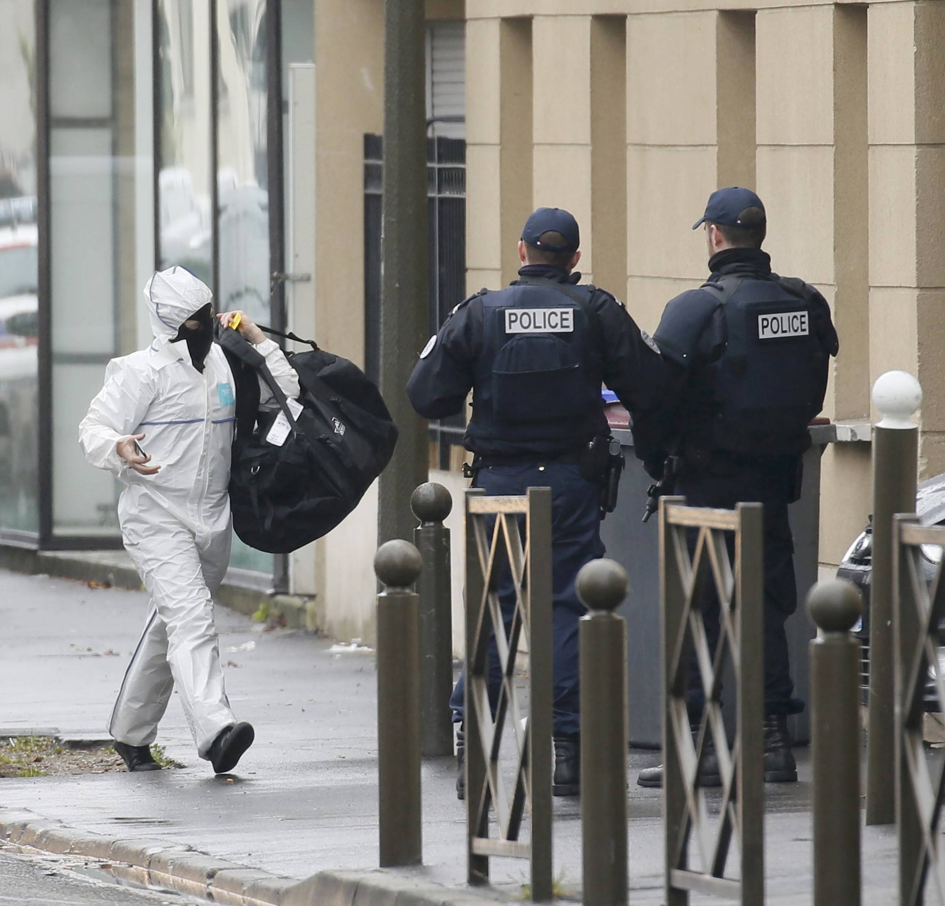 Terorist iz Pariza planirao je i napade hrvatskom strojnicom?