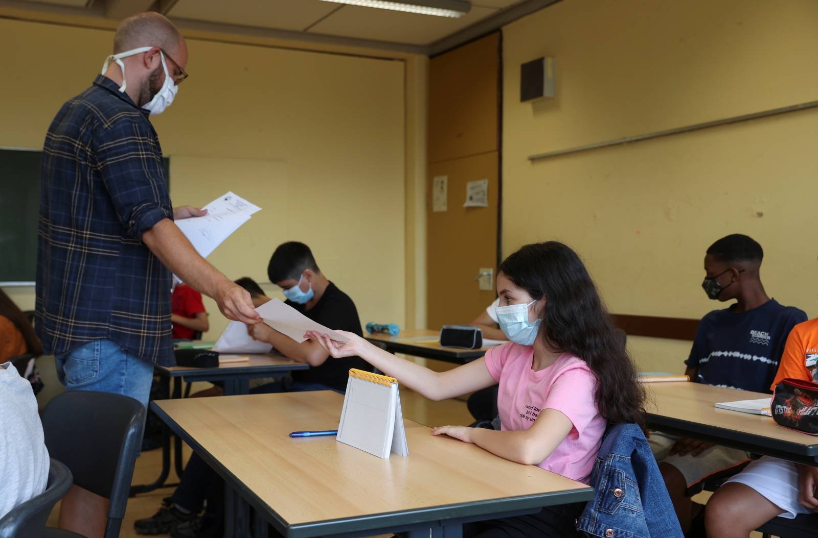 School resumes in NRW with masks during the spread of COVID-19 in Bonn