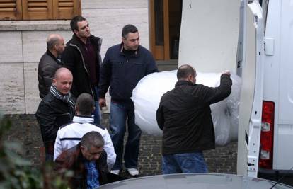 Ode bogatstvo: Policija odvozi  umjetnine iz Vidoševićeve vile