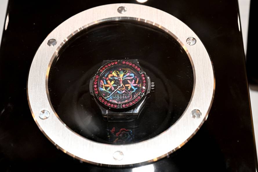 Zagreb: U Hotelu Sheraton izložena su razna umjetnička djela uoči Zimske aukcije aukcijske kuće Artmark Croatia