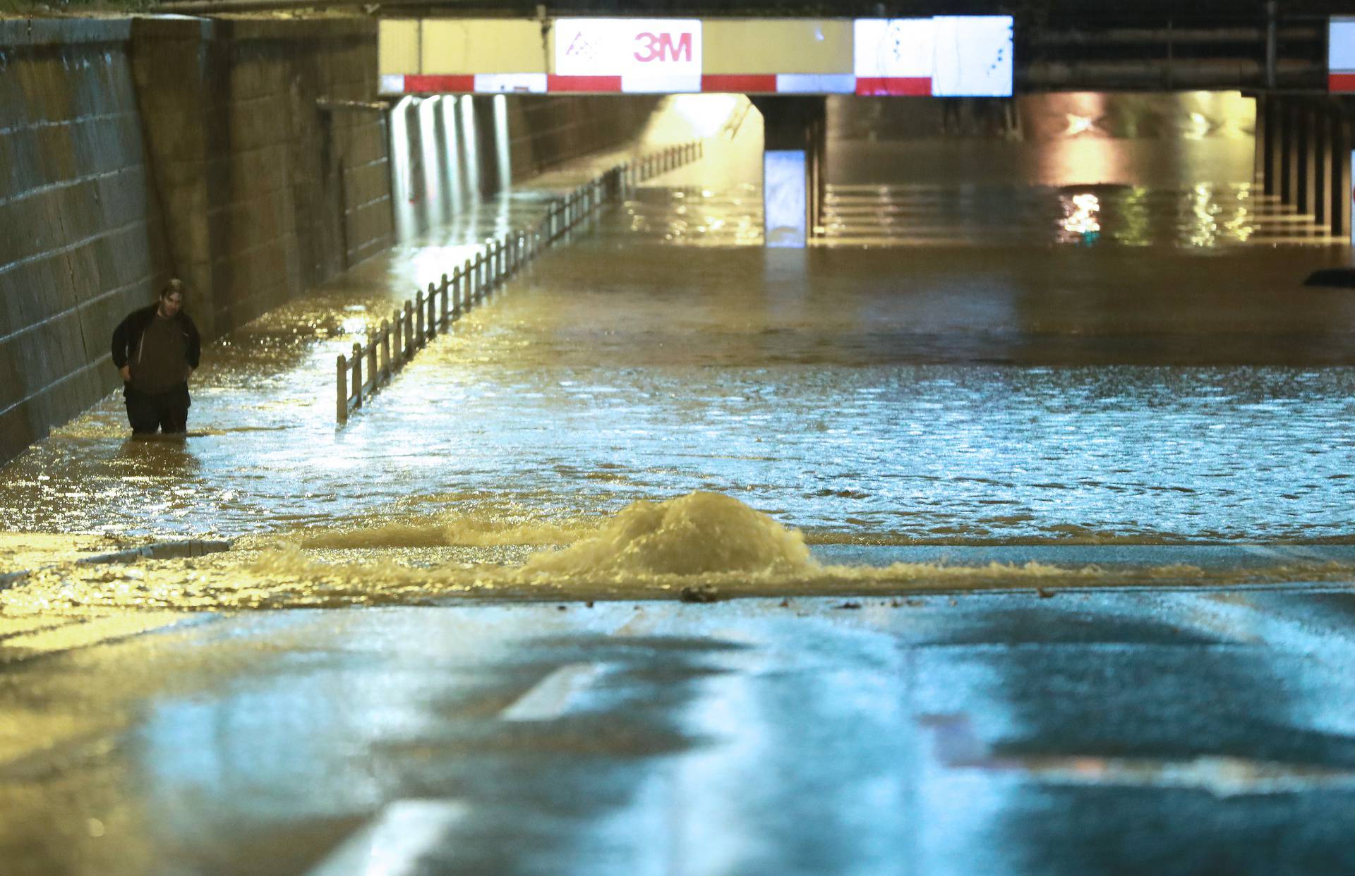 Jutro nakon poplave u Zagrebu: Saniraju Miramarsku ulicu