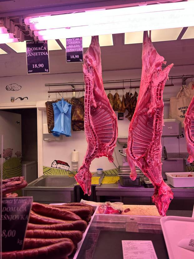 FOTO Građani šokirani! Za kilu janjetine 20 eura, rajčice po 7, a orada na Dolcu čak 28 eura