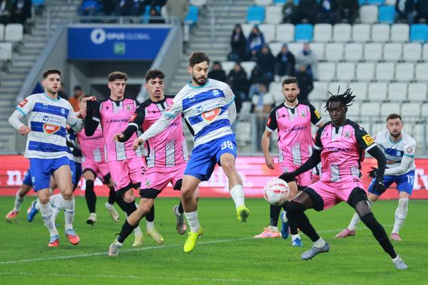 Osijek: NK Osijek i NK Lokomotiva sastali se u 14. kolu Prve HNL