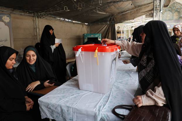 Iranians vote in run-off presidential election