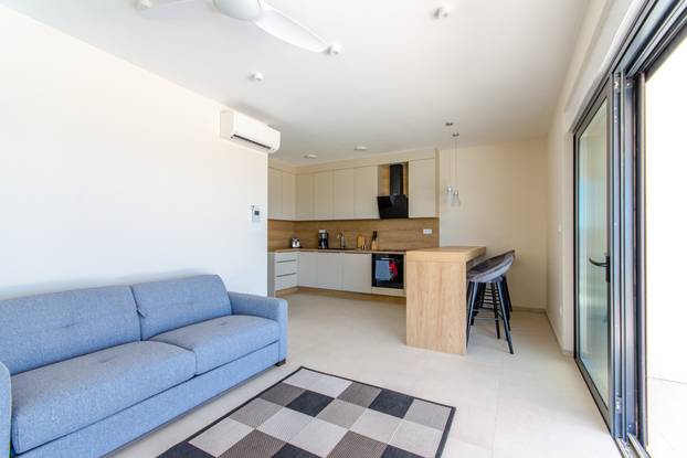 FOTO Kakva vila! Prodaju je na Šolti. Grijani bazen, a more na 150 metara. Saznali smo cijenu