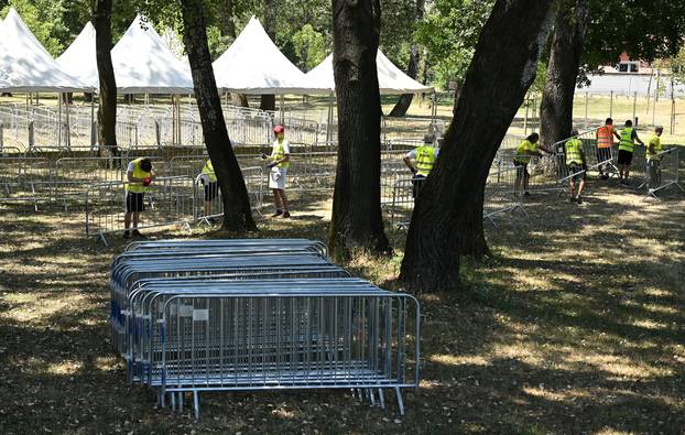Zagreb: Fan zona na Hipodromu uoči Thompsonovog koncerta