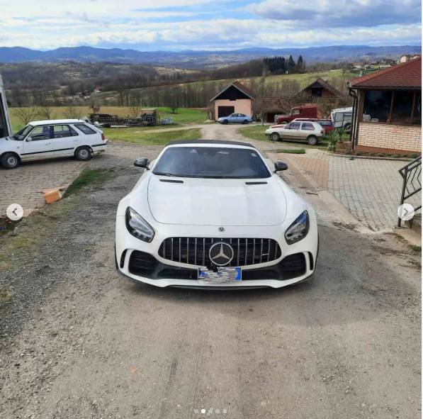 Skupocjeni Mercedes koji su ukrali iz garaže u Zagrebu policija našla u Laktašima u BiH