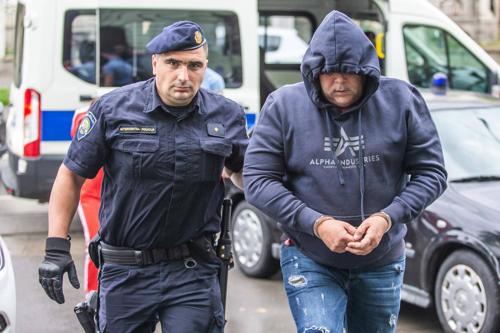 Privođenje dilera droge uhićenih u policijskoj akciji u Osijeku