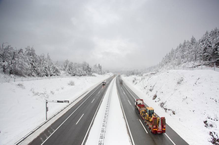 Snijeg prekrio Sljeme i Platak, Rijeka rekorder po količini kiše