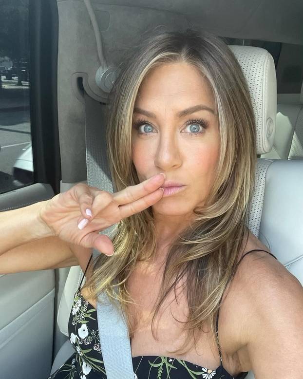 FOTO Jennifer Aniston pokazala novog dečka. Evo kako se glumica mijenjala kroz godine