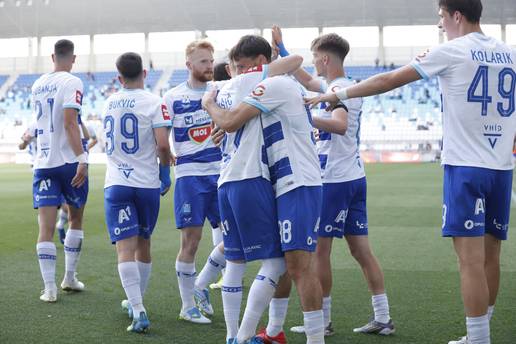 Osijek - Slaven 2-0: Doma&cacute;i su pobjedom zaklju&ccaron;ili lo&scaron;u sezonu