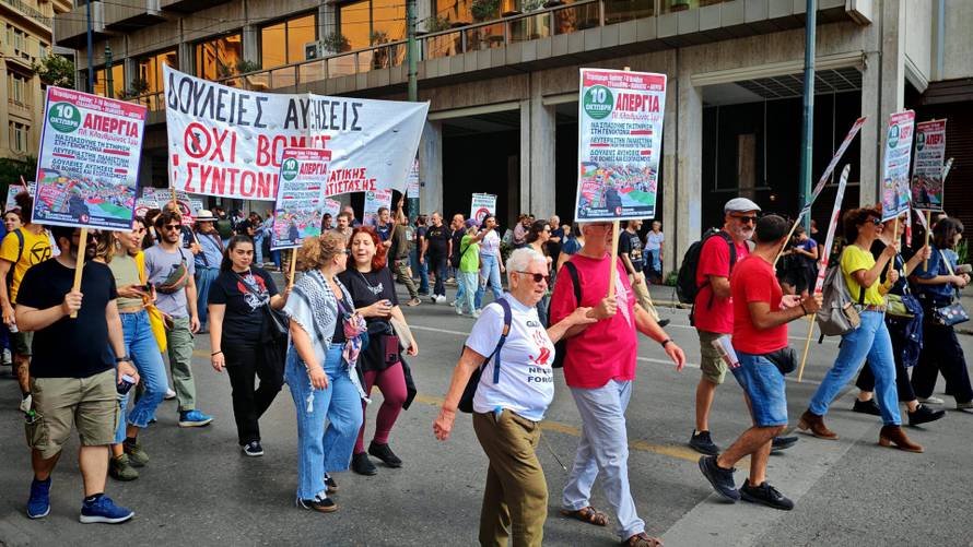 Grčki radnici ponovo štrajkaju: Željeznički promet zaustavljen, brodovi su ostali u lukama