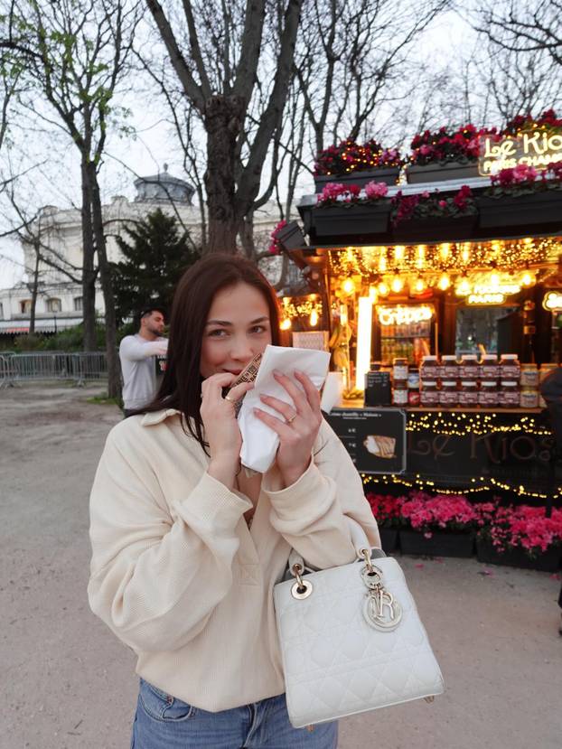 FOTO Čehinja zavela rekordera F1 pa ga ostavila, a on briljira